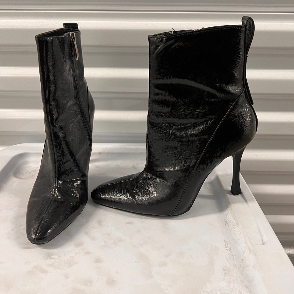 Zara Black Patent Leather Pointed Toe Ankle Booties 4" Heel *LIKE NEW*